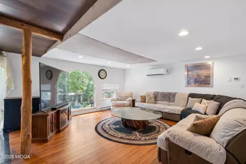 Living - 881 King Rd, Gordon, GA 31031 photo 1 of 2