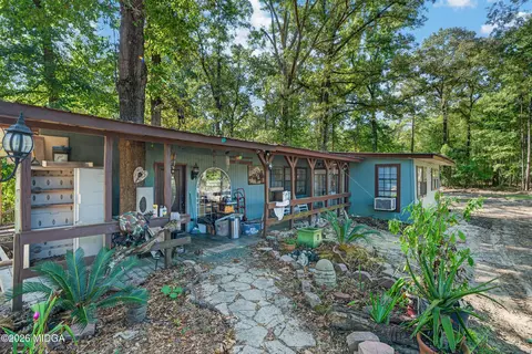 Exterior - 881 King Rd, Gordon, GA 31031 photo 2 of 6
