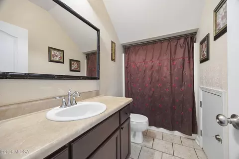 Bath - 358 Cypress Dr, Gray, GA 31032 photo 1 of 3