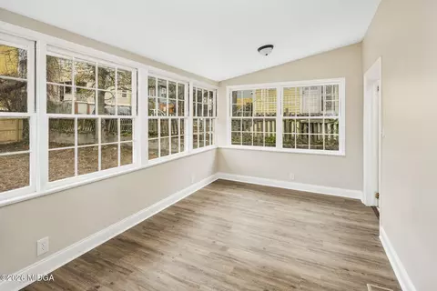 Exterior - 987 Highland Ter, Macon, GA 31201 photo 4 of 11
