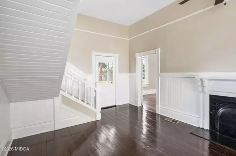 Entry Way - 987 Highland Ter, Macon, GA 31201 photo 4 of 6