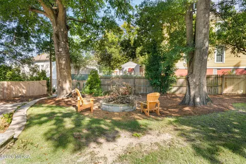 Exterior - 987 Highland Ter, Macon, GA 31201 photo 6 of 11