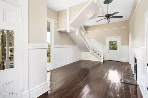 Living - 987 Highland Ter, Macon, GA 31201 photo 1 of 4