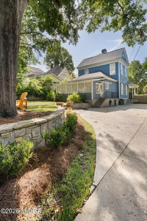 Exterior - 987 Highland Ter, Macon, GA 31201 photo 9 of 11