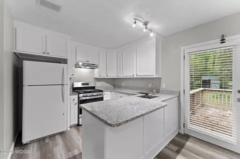 Kitchen - 494 Sunset Cir, Forsyth, GA 31029 photo 1 of 2
