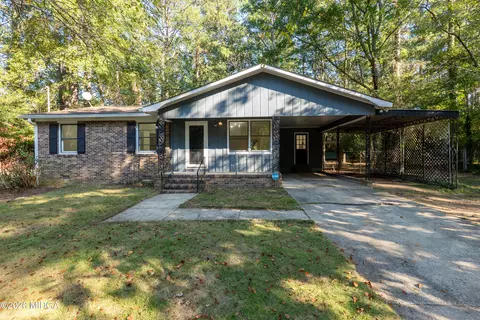 1390 Royalwyn Dr, Macon, GA 31220
