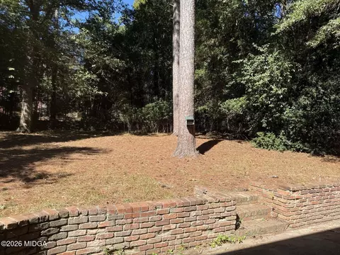 Exterior - 560 Eldorado Dr, Macon, GA 31204 photo 2 of 4