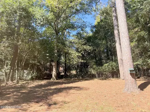 Exterior - 560 Eldorado Dr, Macon, GA 31204 photo 3 of 4