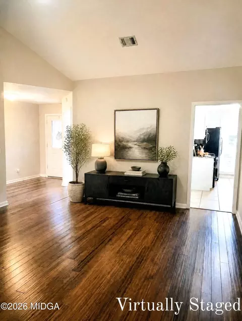 Living - 319 Silver Cir, Warner Robins, GA 31093 photo 3 of 3