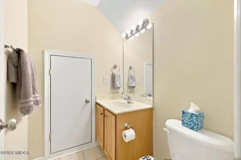 Bath - 112 Dovecot Dr, Warner Robins, GA 31088 photo 5 of 5
