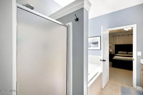 Bath - 112 Dovecot Dr, Warner Robins, GA 31088 photo 3 of 5
