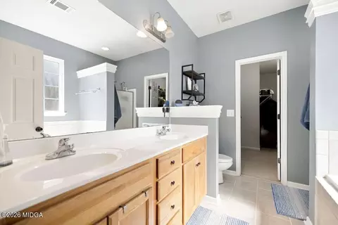 Bath - 112 Dovecot Dr, Warner Robins, GA 31088 photo 1 of 5