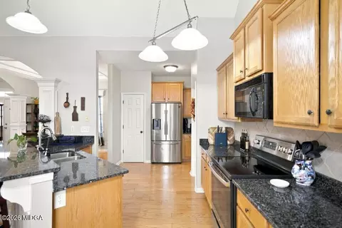 Kitchen - 112 Dovecot Dr, Warner Robins, GA 31088 photo 2 of 5