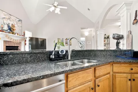 Kitchen - 112 Dovecot Dr, Warner Robins, GA 31088 photo 4 of 5