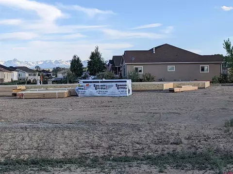 1 1st Street, Montrose, CO 81401