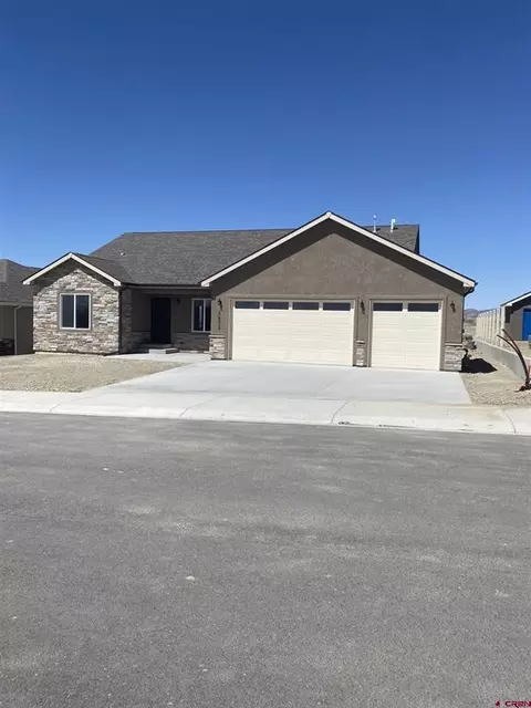 3672 Big Pines Loop, Montrose, CO 81401