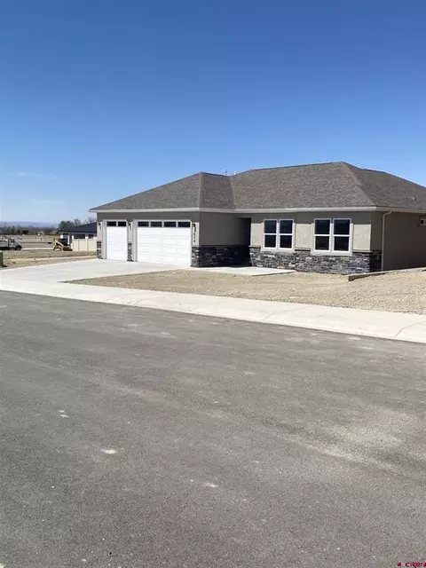 3674 Big Pines Loop, Montrose, CO 81401