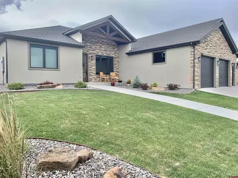 2533 Bear Lake Dr, Montrose, CO 81401