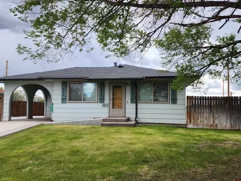128 14th St, Alamosa, CO 81101
