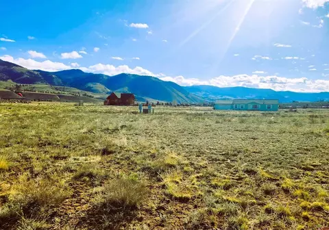 466 Apex Dr, Creede, CO 81130