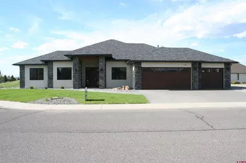1047 Black Canyon Way, Montrose, CO 81403