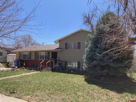 102 Vista View Dr, Montrose, CO 81401