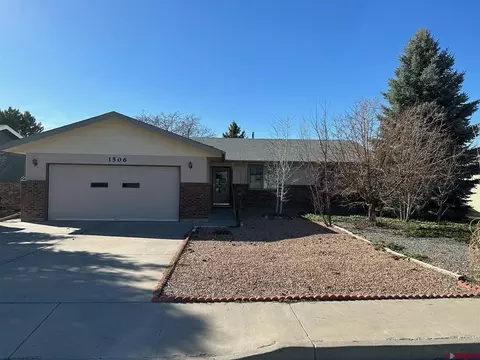 1506 Manchester Dr, Montrose, CO 81401