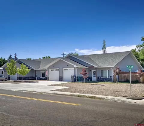 210 W 3rd St #2, Cortez, CO 81321