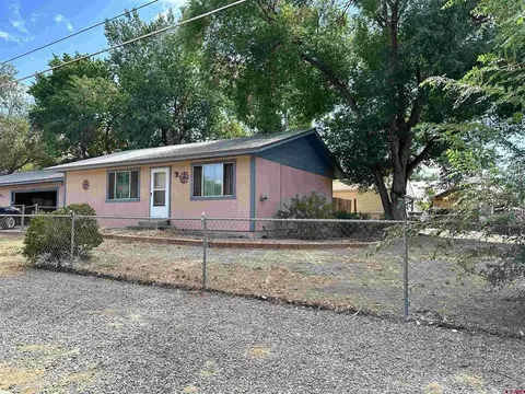 520 9th St, Montrose, CO 81401