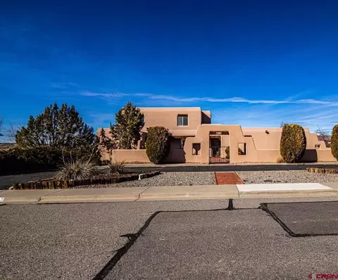 702 Ocio St, Farmington, NM 87401