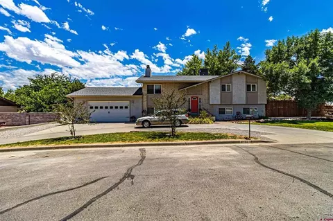 5705 Ravella Dr, Farmington, NM 87401