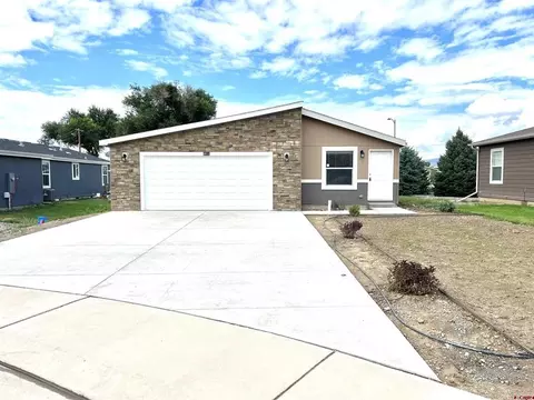 2011 Sunlight Ct, Montrose, CO 81401