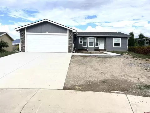 237 Castle Ave, Montrose, CO 81401