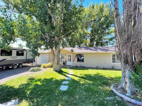621 W Apple Dr, Delta, CO 81416