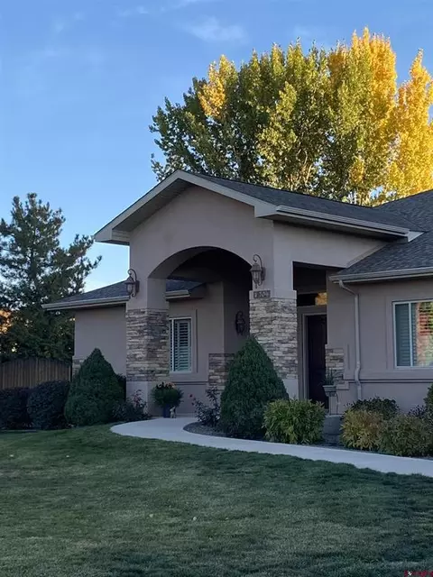 704 Anasazi Dr, Aztec, NM 87410