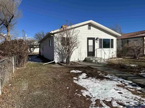 838 N Nevada Ave, Montrose, CO 81401