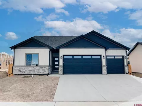 1604 Weminuche Ave, Montrose, CO 81401