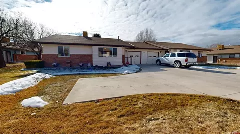 2120 Stratford Dr #B, Montrose, CO 81401