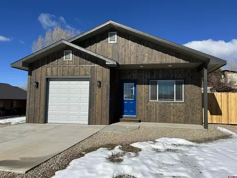 262 E Menefee St, Mancos, CO 81328