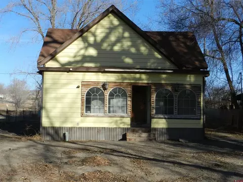 722 S Wortman Ave, Olathe, CO 81425