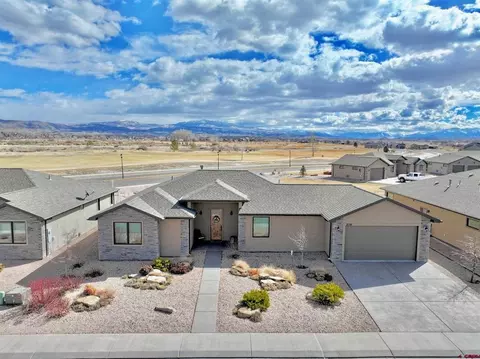 2136 Signature Ridge Ln, Montrose, CO 81401