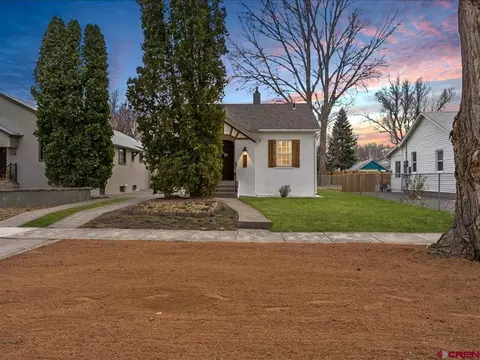 1136 S 2nd St, Montrose, CO 81401