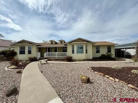 817 N Nevada Ave, Montrose, CO 81401