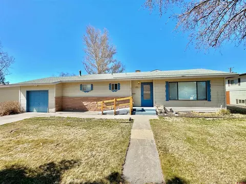 1021 S 11th St, Montrose, CO 81401