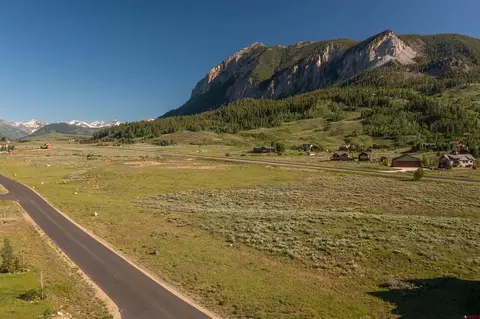 551 S Avion Dr, Crested Butte, CO 81224