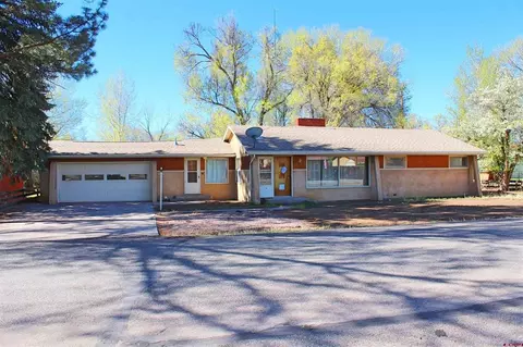 220 Curtis Ln, Alamosa, CO 81101