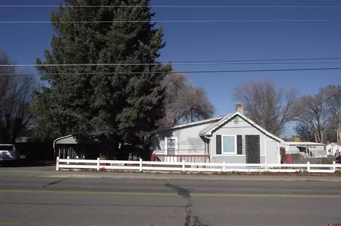 391 S Hillcrest Dr, Montrose, CO 81401