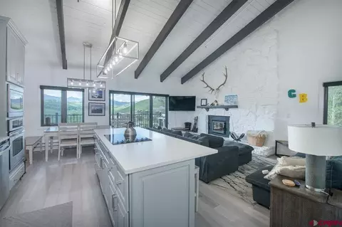 32 Hunter Hl #B-304, Mount Crested Butte, CO 81225
