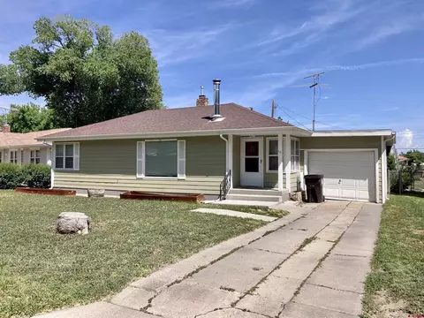15 Spruce Dr, Montrose, CO 81401