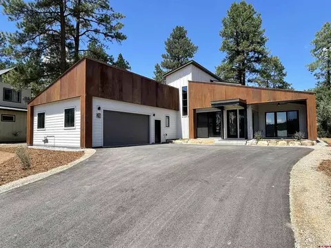 20 Hay Barn Rd, Durango, CO 81301